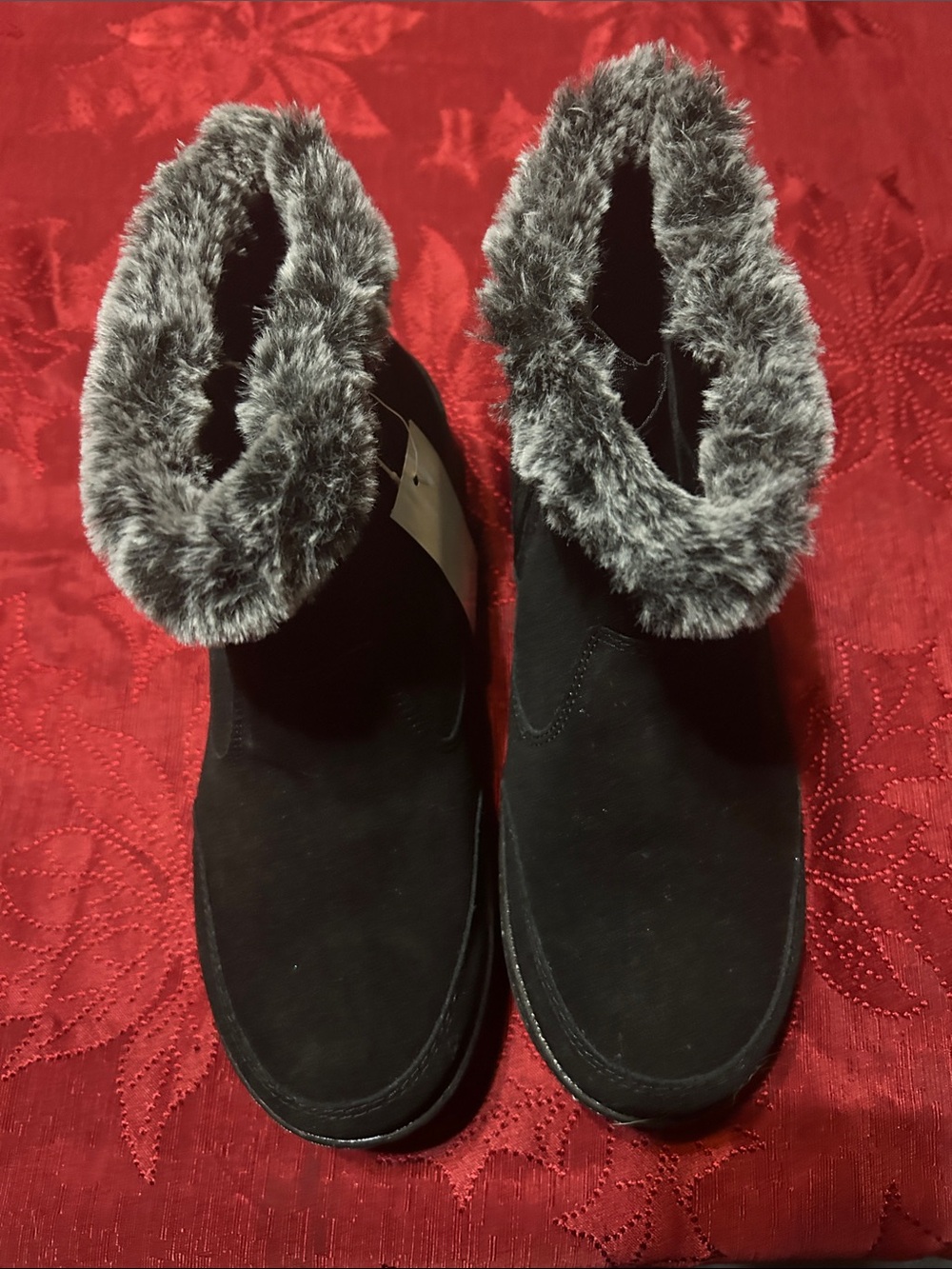 Khombu Black Boots with Gray Faux-Fur Cuff